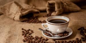 Lo que revela un estudio de Harvard tras seguir a miles de personas durante 40 años: el vínculo entre café, té y demencia