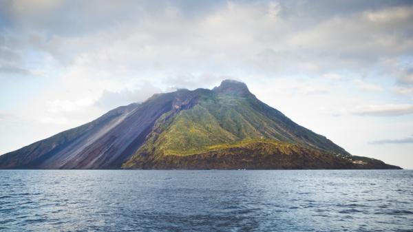 Los volcanes más famosos del mundo: nombres y dónde están - Estrómboli