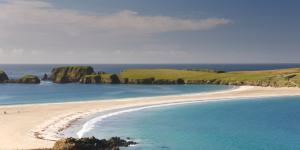 Tómbolos: qué son, cómo se forman y ejemplos