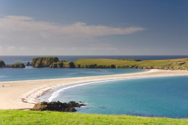 Tómbolos: qué son, cómo se forman y ejemplos