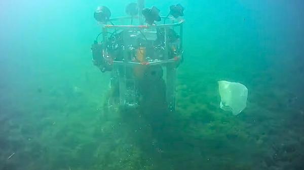 Los biólogos marinos celebran un avance histórico: en Europa un robot ya retira basura del océano con IA - Un sistema probado en escenarios reales