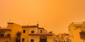 ¿Hay más calima en España que antes? Descubre el fenómeno que vuelve el cielo naranja