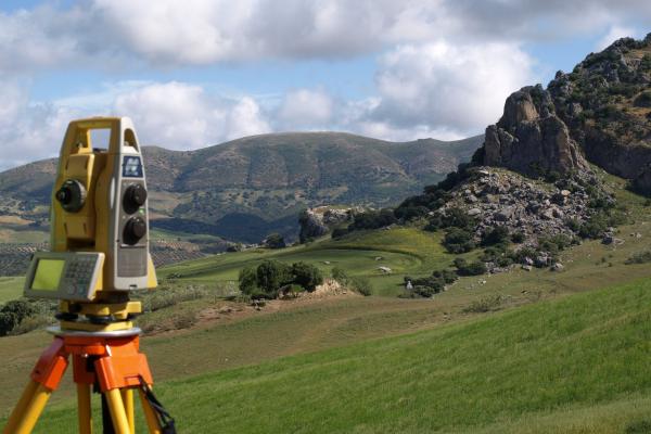 Topografía: qué es, para qué sirve e importancia