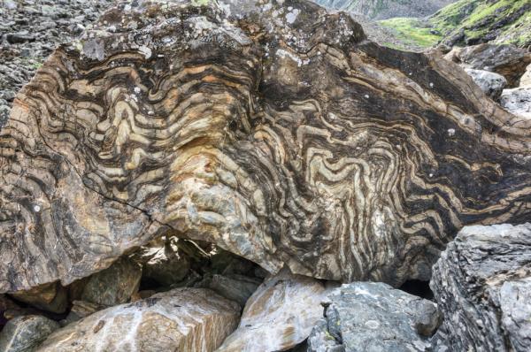 Rocas metamórficas: qué son, características, tipos y ejemplos - Qué son las rocas metamórficas y sus características 