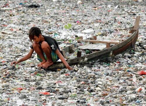 Citarum, el río más contaminado del mundo - Navegar en un vertedero