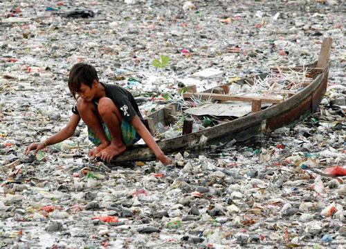 Citarum, el río más contaminado del mundo - Navegar en un vertedero 