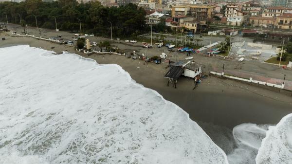 Los científicos lanzan una alerta a España: el Mediterráneo sufrirá un tsunami en los próximos 30 años, según la UNESCO - El gran problema: la falta de preparación