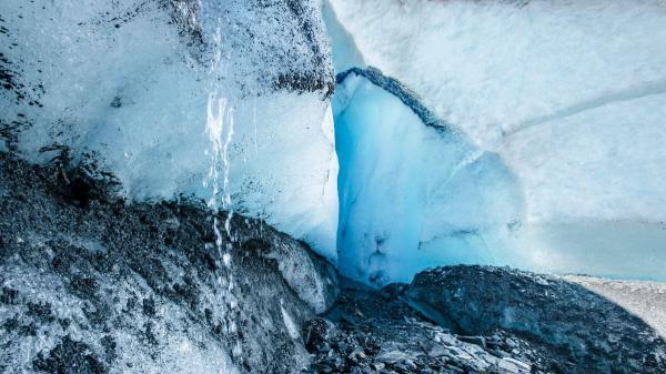 Qué ocurre realmente cuando el hielo se derrite (y por qué no es solo agua) - ¿Qué pasa a nivel molecular cuando el hielo se derrite y se convierte en agua?