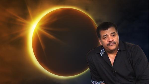 Neil deGrasse Tyson, astrofísico: “Llegará un día en que la Luna ya no podrá cubrir el Sol y desaparecerán los eclipses totales” - La razón por la que hoy la Luna puede cubrir completamente el Sol