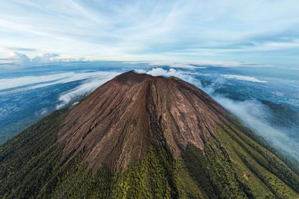 Estratovolcán: qué es, características, ejemplos activos y diferencia con otros volcanes - Qué es un estratovolcán