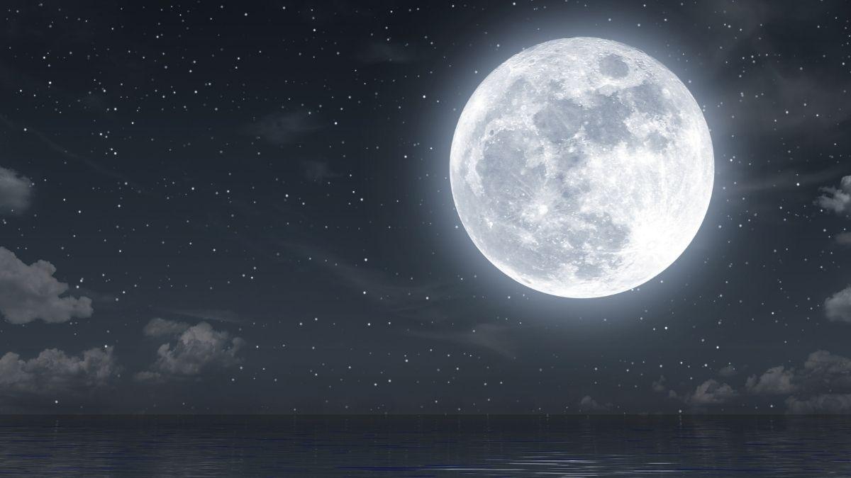 Cómo afecta la luna llena a las personas: efectos emocionales y físicos