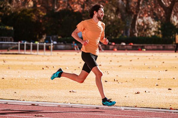 Energía cinética: qué es, cómo se calcula y ejemplos - Ejemplos de energía cinética