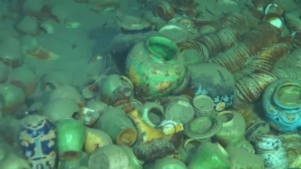 Dos barcos, dos rutas y cientos de piezas: el hallazgo submarino que explica la Ruta de la Seda - Un tesoro rescatado a 1.500 metros