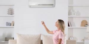 Los expertos en aire acondicionado avisan: “Si apagas el aire acondicionado cada vez que te da frío, no estás ahorrando energía, estás haciendo exactamente lo contrario”