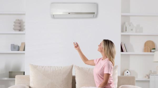 Los expertos en aire acondicionado avisan: “Si apagas el aire acondicionado cada vez que te da frío, no estás ahorrando energía, estás haciendo exactamente lo contrario”