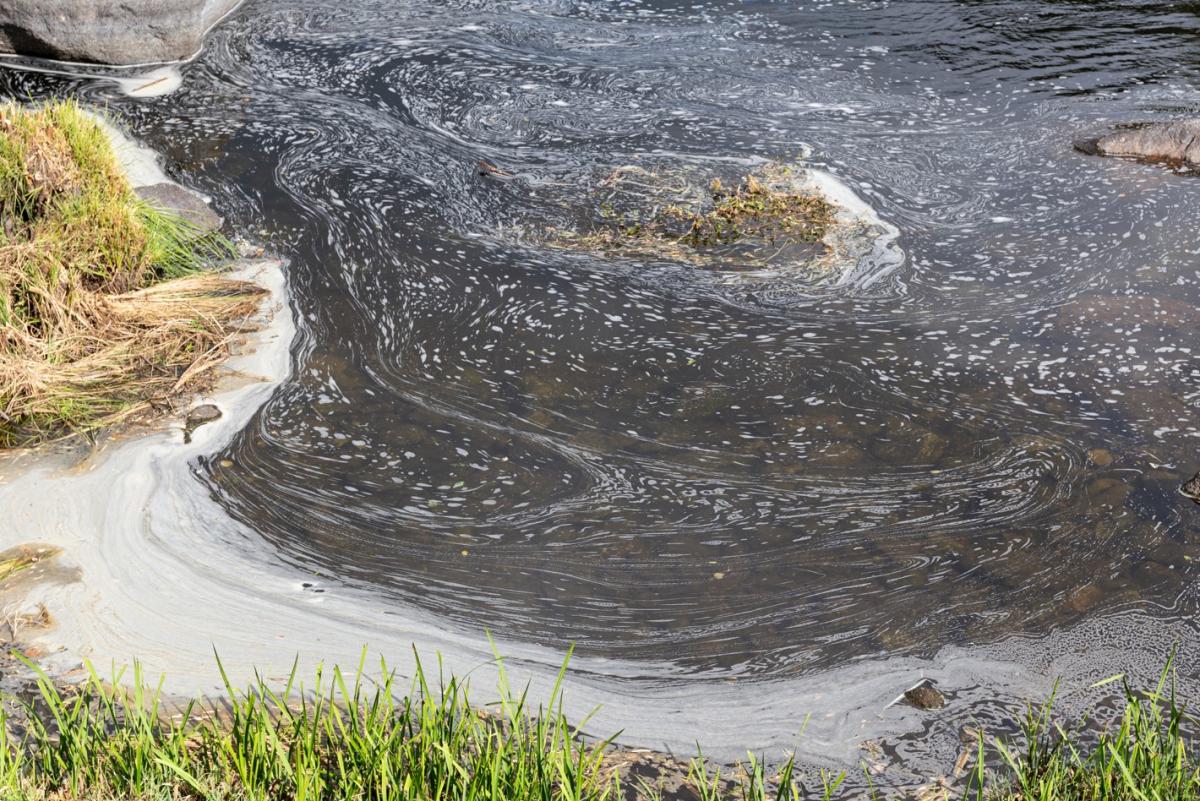 Contaminación del agua por detergentes