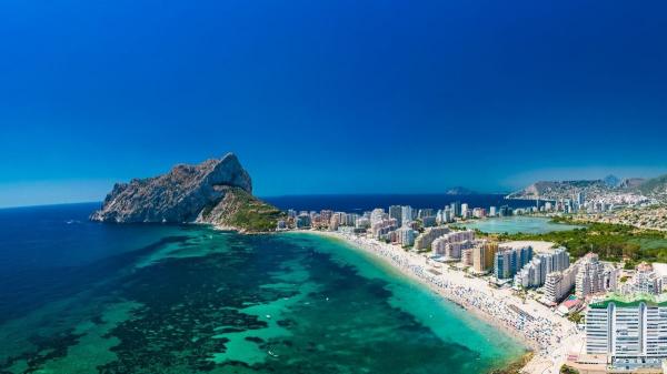 Gibraltar y los rellenos al mar: por qué científicos y ecologistas alertan sobre posibles efectos en la costa andaluza - La expansión urbana en Gibraltar