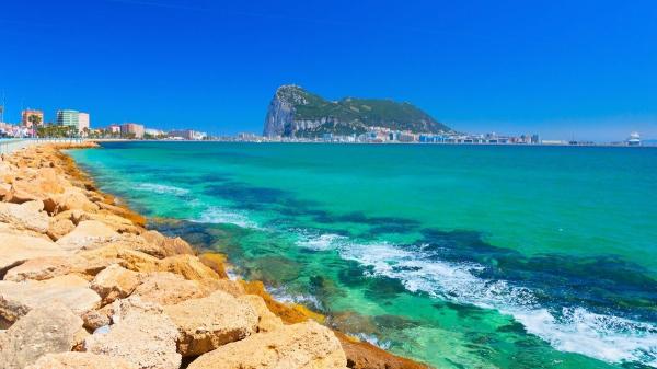 Gibraltar y los rellenos al mar: por qué científicos y ecologistas alertan sobre posibles efectos en la costa andaluza - ¿Qué son los rellenos al mar y por qué generan controversia?