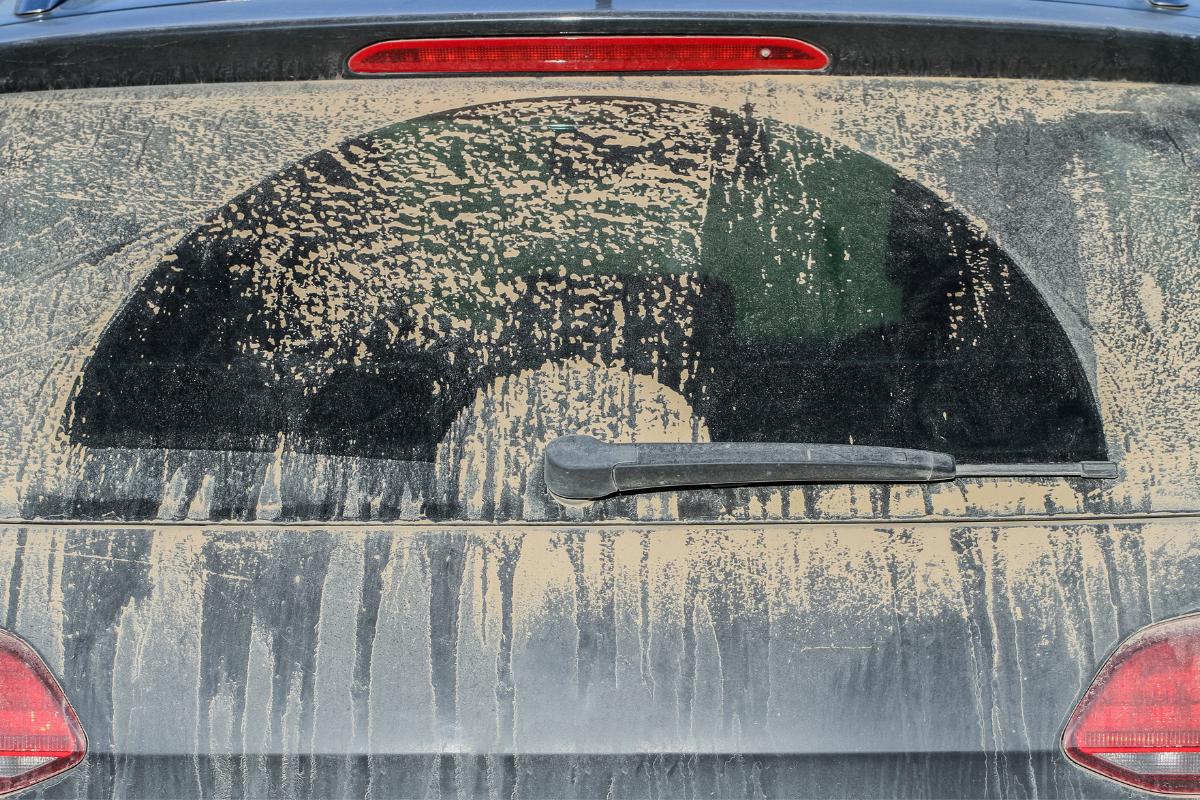 Lluvia de barro: qué es, por qué se produce y dónde es más común