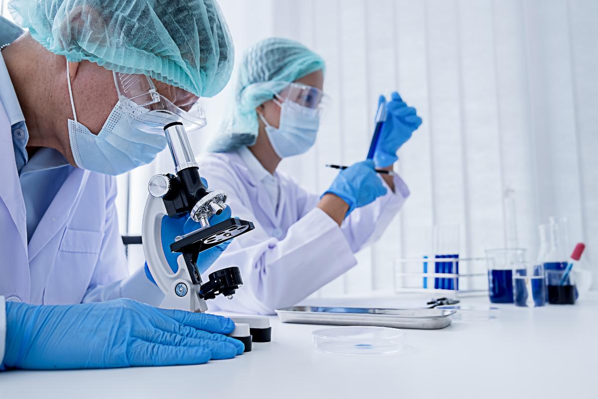 Anatomía Patológica online: qué es, requisitos y cuánto cobra un técnico