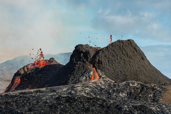 Volcanes en escudo: qué son, características, tipos y ejemplos - ¿Cómo se forma un volcán en escudo?