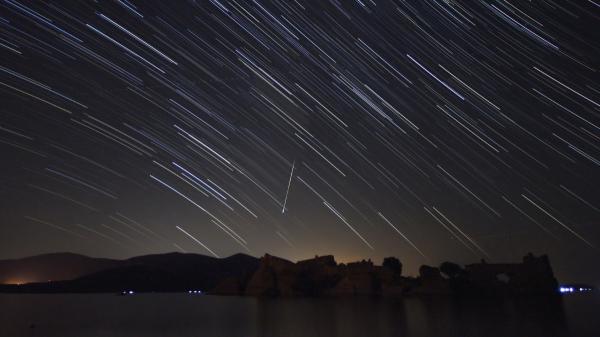 Perseidas 2026 en España: cuándo y cómo se podrá ver la lluvia de estrellas que llegará después del eclipse solar del 12 de agosto - Qué lugares son mejores para ver las Perseidas después del eclipse solar