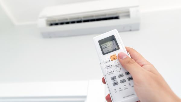 Álvaro Pérez, experto energético: “Bajar las persianas antes de las 10 de la mañana puede reducir un 25% el consumo del aire acondicionado” - Cuánto consume un aire acondicionado según las estimaciones de la aplicación