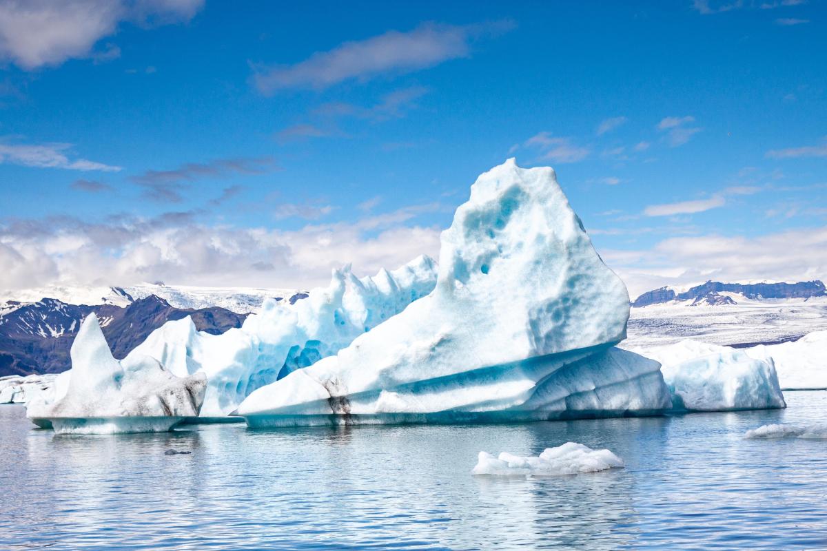 Témpano de hielo: qué es, cómo se forma y diferencia con un iceberg