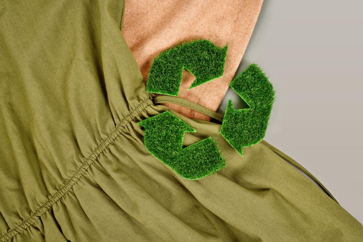 La moda sostenible y las ventajas sobre el fast fashion Desc brela
