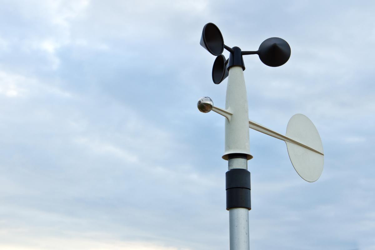 Anemómetro: qué es, para qué sirve y cómo funciona