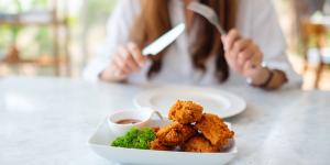 Antes de que sientas hambre o sed, tu cuerpo ya sabe lo que necesita: el mecanismo que decide cuándo comer o beber