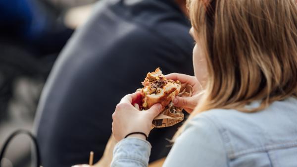 Antes de que sientas hambre o sed, tu cuerpo ya sabe lo que necesita: el mecanismo que decide cuándo comer o beber - El hipotálamo actúa como un centro de control que decide si tu cuerpo necesita comida o agua