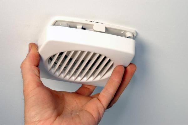 Baño sin ventana: técnicas de ventilación para un hogar saludable - Técnicas sostenibles para ventilar baños sin ventana