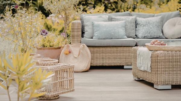 Renueva tu jardín esta primavera: 10 consejos fáciles para hacerlo florecer y llenarlo de vida - Crea zonas de relax al aire libre