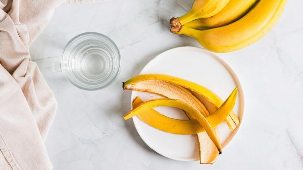 Mezclar las cáscaras de plátano con agua: por qué muchos jardineros recomiendan hacerlo y para qué sirve