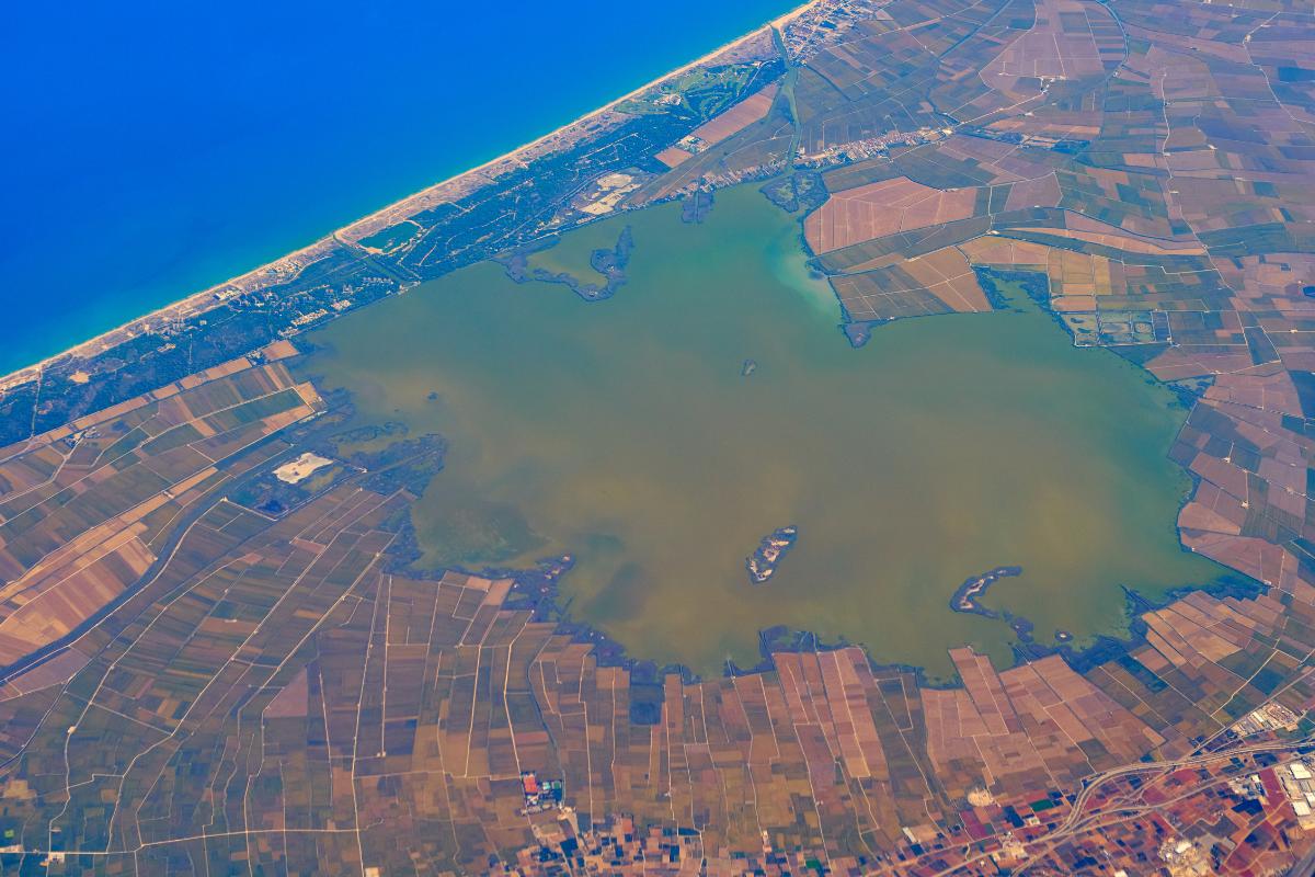 Qué es una albufera, cómo se forma y ejemplos