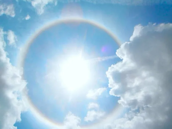que_es_un_halo_solar_y_por_que_se_produce_3087_600.webp