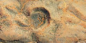 En 2007, un geólogo australiano que exploraba Google Earth descubrió un círculo de 260 metros de diámetro en el interior de Australia; las perforaciones posteriores confirmaron que era un cráter de meteorito