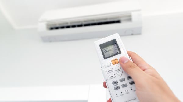 Un experto en climatización advierte: “No limpiar los filtros del aire acondicionado cada 15 o 30 días en verano reduce su rendimiento a la mitad” - El modo “Dry” no enfría como crees: esta es su verdadera función