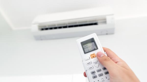 Alejandro Hellín, experto en climatización: “No tiene sentido apagar el aire acondicionado durante horas y luego llegar a casa y ponerlo a 16 ºC porque hace mucho calor” - Por qué no se debe apagar y encender constantemente el aire