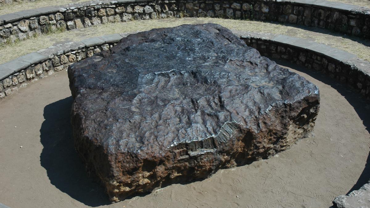 En 1920 encontraron un bloque de hierro de 60 toneladas en Namibia: hoy es el meteorito más grande que hay en la Tierra