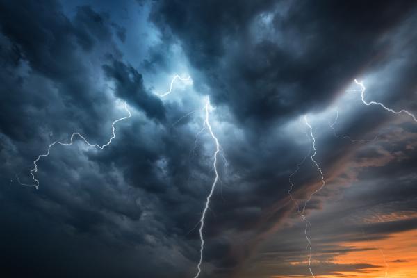 Tormenta seca: qué es, cómo se forma y consecuencias - Cómo se forma una tormenta seca