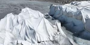 ¿Puede una manta frenar el deshielo? El experimento de China que divide a la ciencia