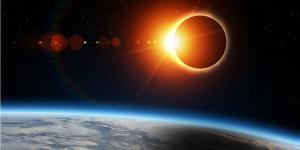 “No existe evidencia de que un eclipse solar pueda provocar un terremoto”: un ambientólogo explica el origen de este mito