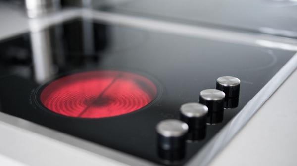 Inducción vs vitrocerámica: esta es la opción que puede reducir tu factura eléctrica - Qué consume más electricidad realmente: inducción o vitrocerámica