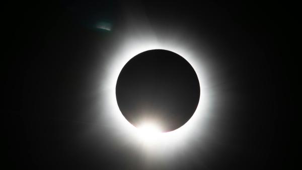 Pedro Duque, astronauta, sobre el eclipse del 12 de agosto: “El anillo de diamantes llegará a las 20:30 y veremos puntitos brillantes” - Qué ocurrirá en el paisaje durante el eclipse paso a paso