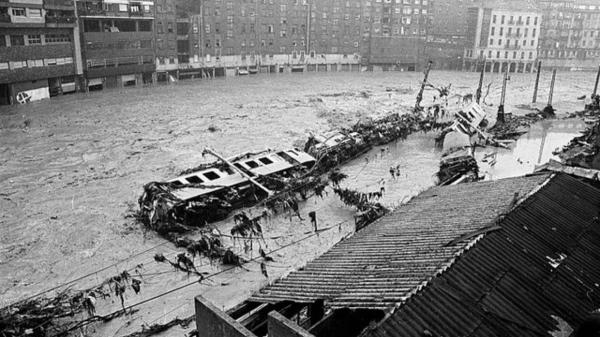 De la riada de Biescas a la DANA: los mayores desastres naturales que han marcado a España en los últimos años - La peor inundación de la historia de Bilbao (1983)