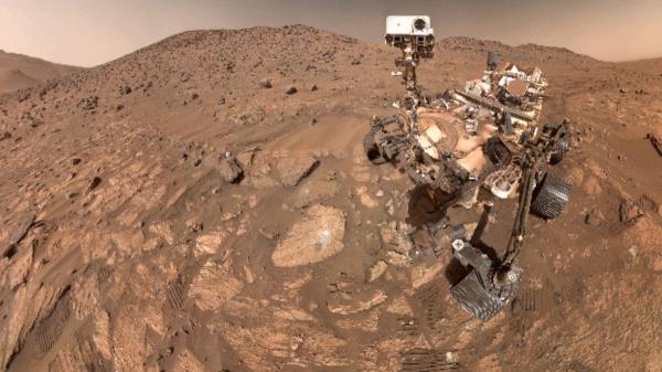 La NASA muestra nuevas imágenes de Marte y unas enigmáticas rocas sorprenden a los científicos - Mucho más que una roca curiosa encontrada en Marte