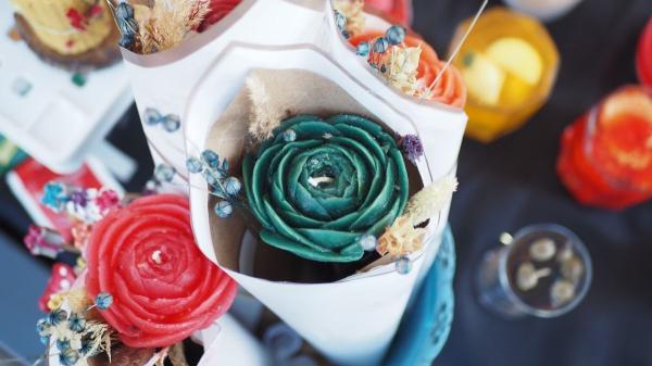 Las rosas más originales para Sant Jordi: ideas que van mucho más allá de la típica flor - Rosas hechas a mano: tela, papel o madera