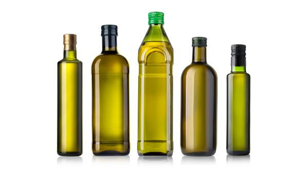 Ni sequía ni calor: a la cosecha de aceite de oliva en Jaén le sobra agua y el problema es la lluvia - Menos aceite en las bodegas, pero más movimiento en el mercado: la paradoja que vive ahora el “oro líquido”